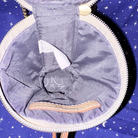 Chip Teacup Crossbody Bag with Gold Chain - Picture 3 of 7